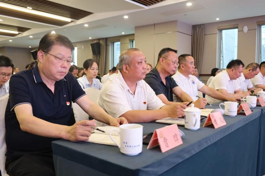 C:/Users/admin/Desktop/凝心聚力謀發(fā)展 同心奮斗譜新篇——南京市公安局國資辦黨總支、南京市保安服務(wù)有限公司黨支部聯(lián)合舉辦專題黨課/2.jpg2